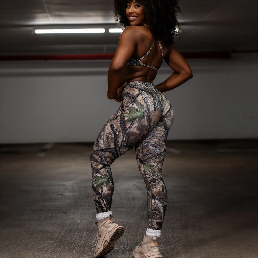 Vital Pinnacle Scrunch Butt Camo Leggings small New